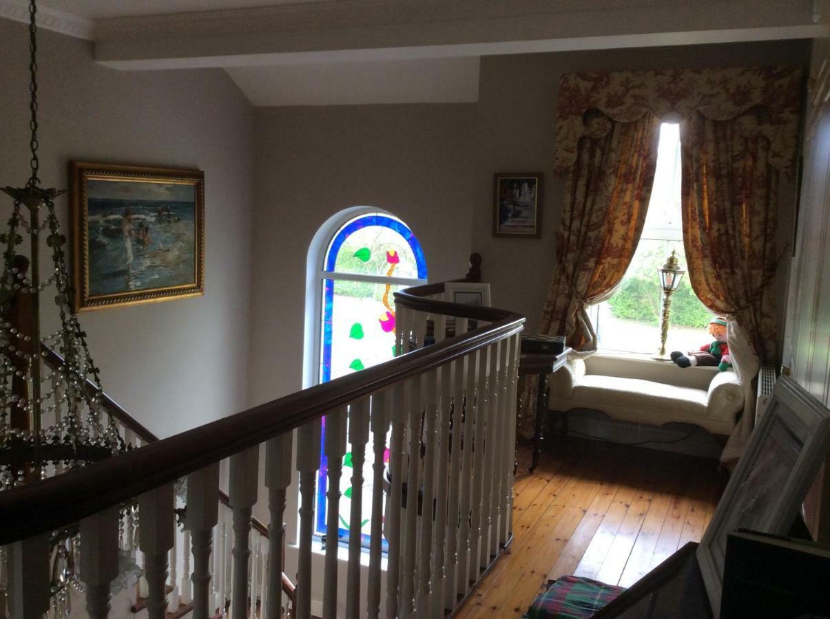Keyfield House Bed & Breakfast Мълингар Екстериор снимка