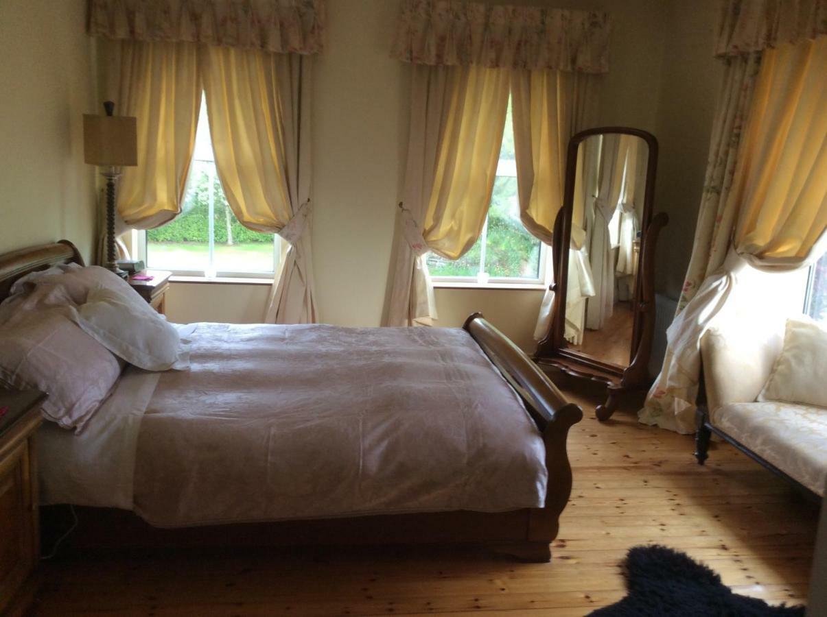 Keyfield House Bed & Breakfast Мълингар Екстериор снимка